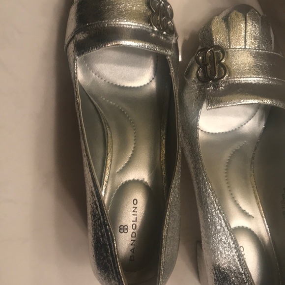 Bandolino heels size 7 - Picture 7 of 8